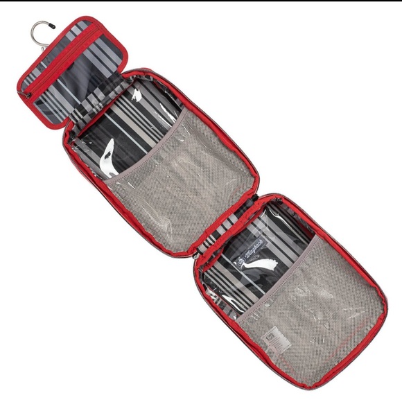 Lug Wingback Hanging Toiletry Case NWT Poppy Red - Picture 5 of 7